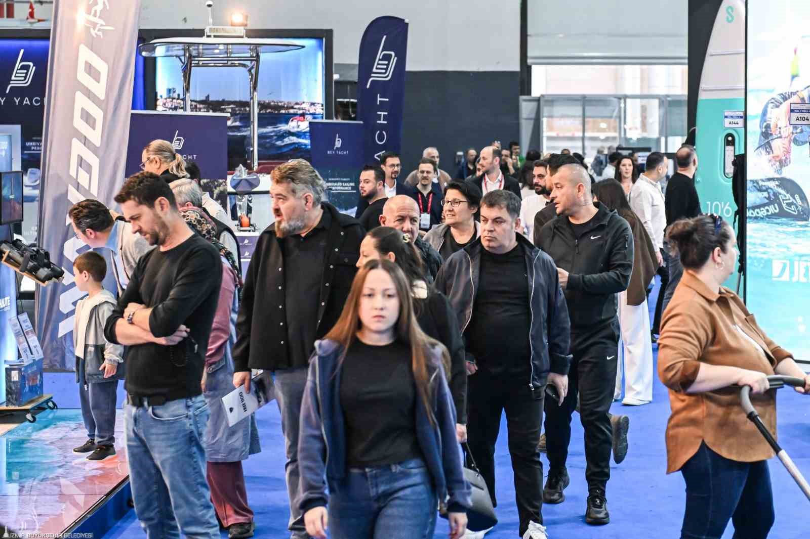 MAST İzmir Boat Show&rsquo;a ziyaret&ccedil;i akını s&uuml;r&uuml;yor
