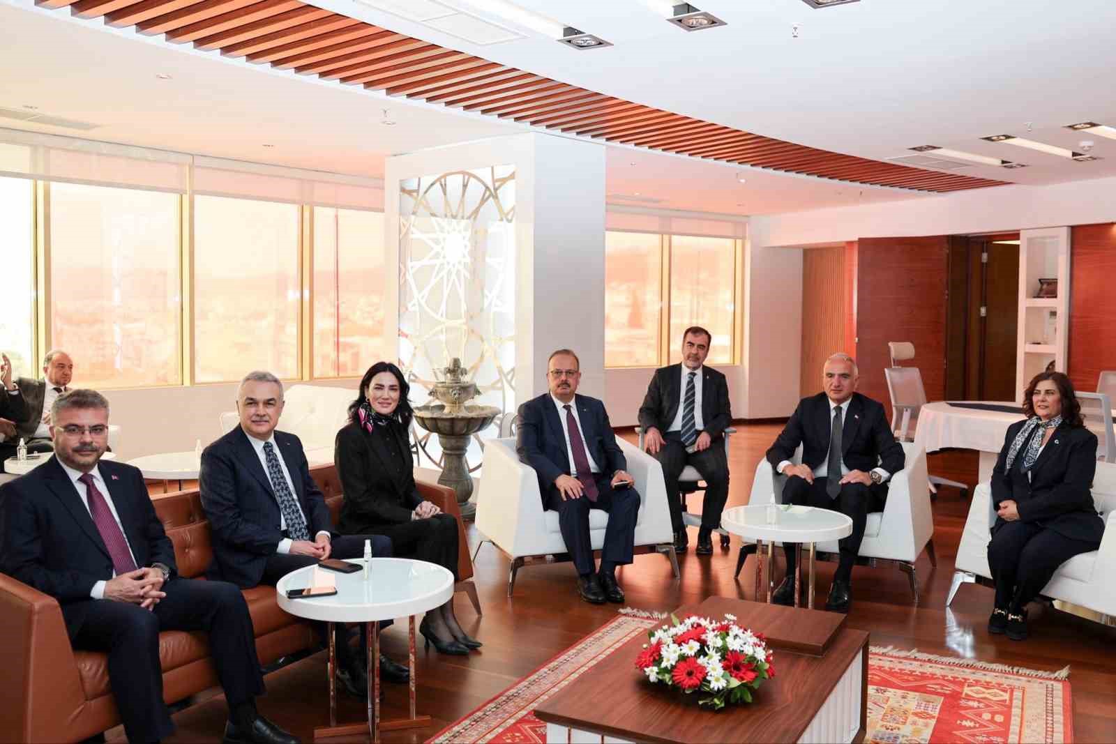 Bakan Ersoy&rsquo;un ikinci durağı Aydın Valiliği oldu
