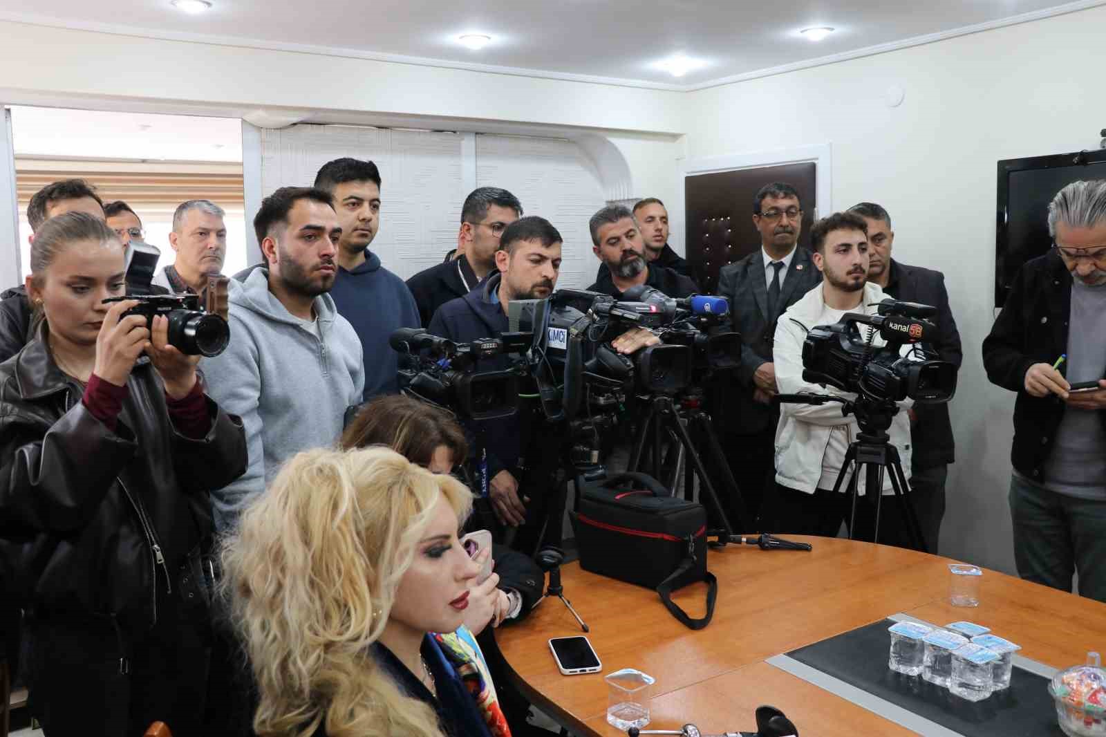 BBP Genel Başkanı Destici: "T&uuml;rkiye tehdit edilemez"

