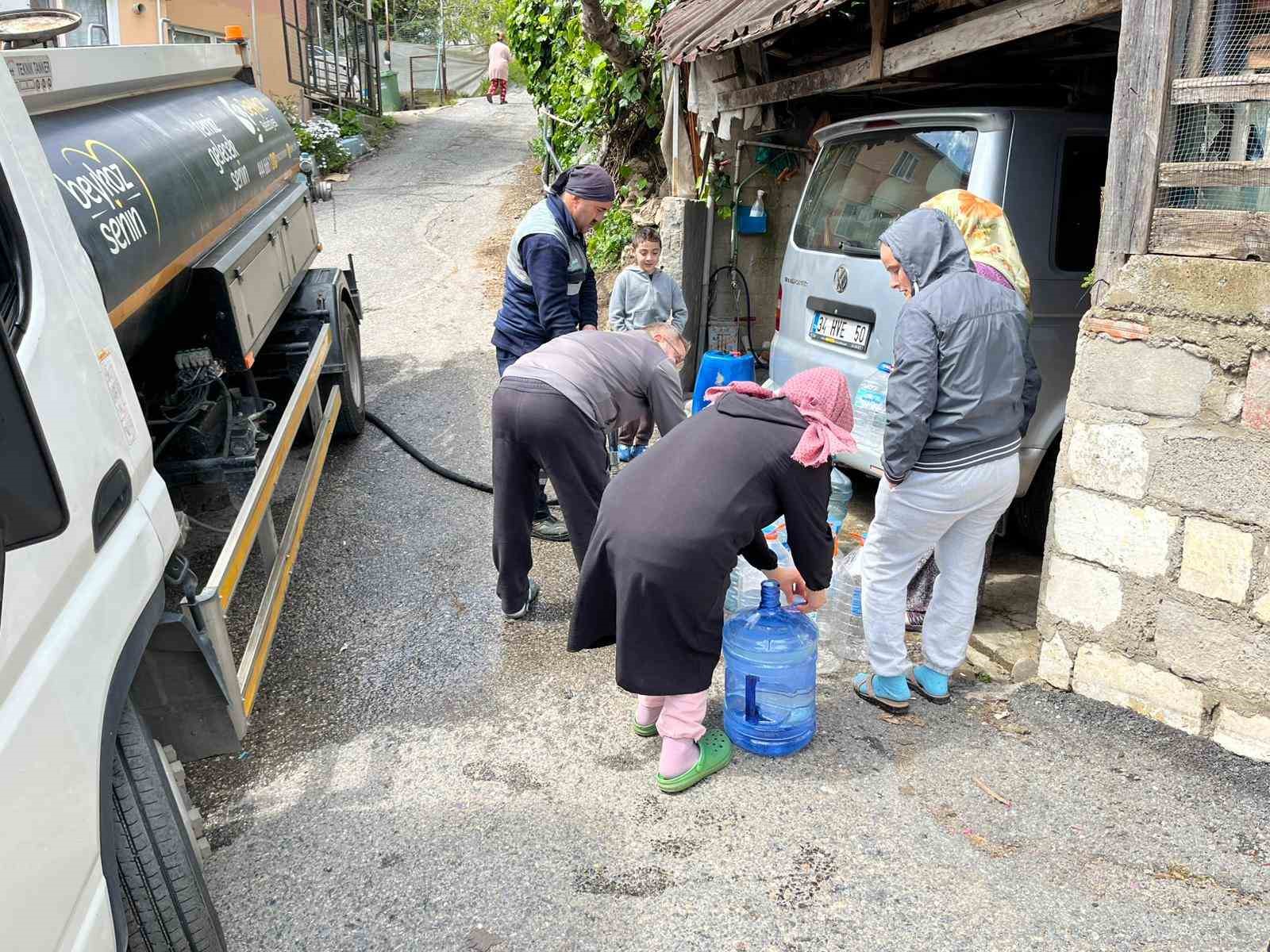 Beykoz&rsquo;da İSKİ kaynaklı su arızası eski İstanbul&rsquo;u hatırlattı
