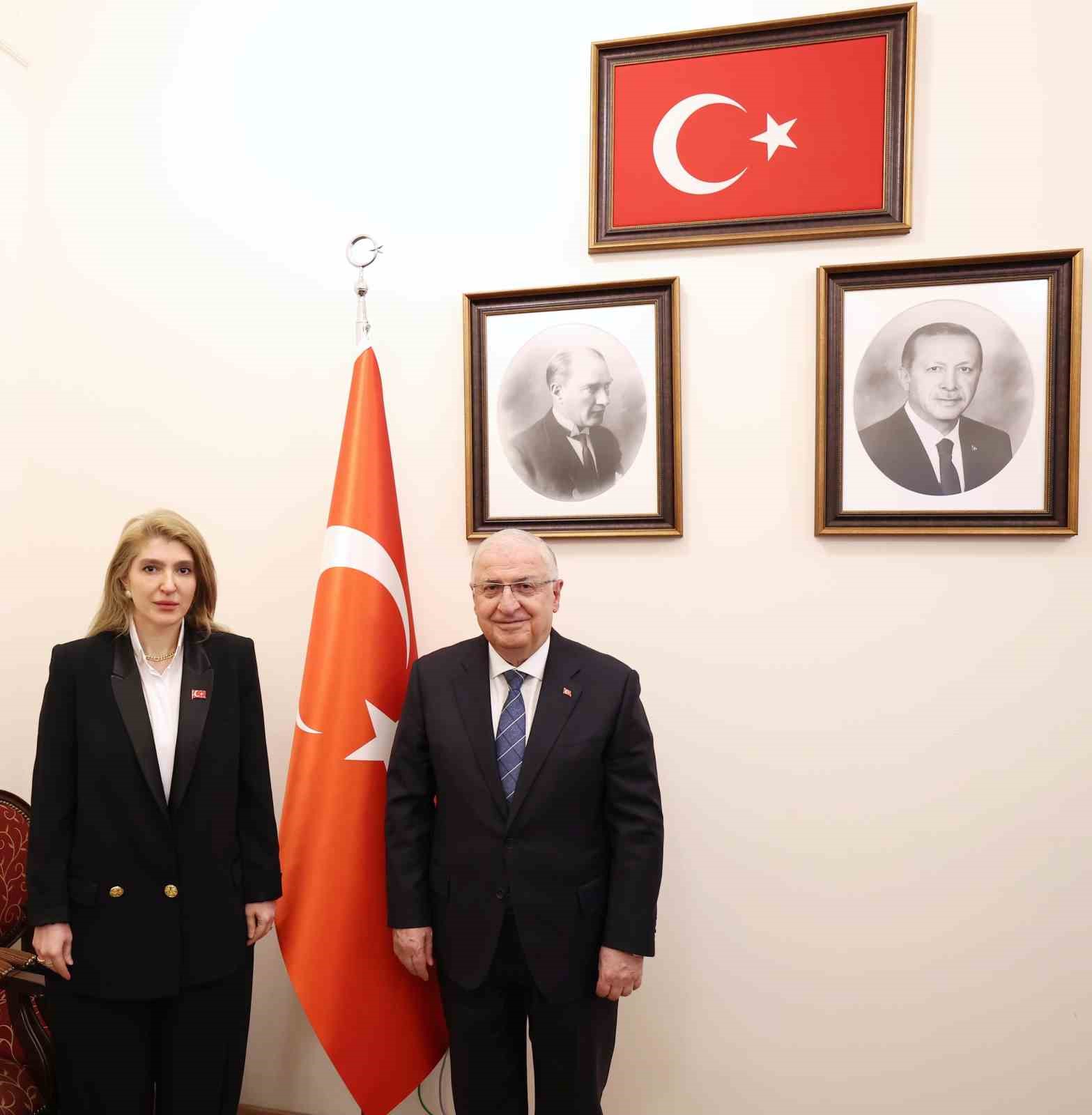 &Ouml;lmeztoprak&rsquo;tan &ccedil;ok y&ouml;nl&uuml; temas

