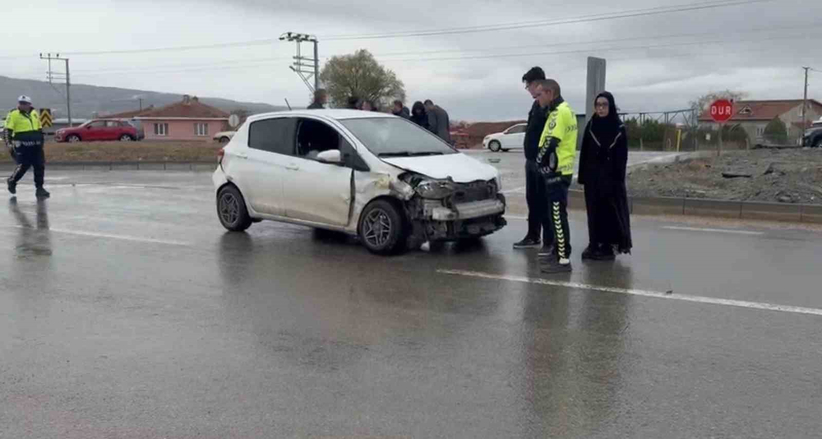 Eskişehir&rsquo;de iki otomobil &ccedil;arpıştı: 1 yaralı

