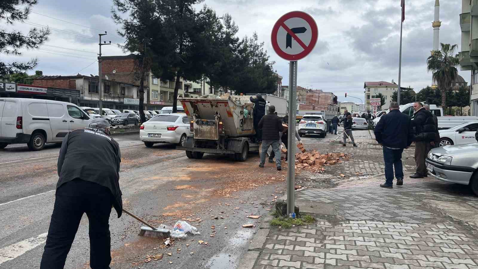Yaralanan eşini kurtarmak isterken kendisi de yaralandı
