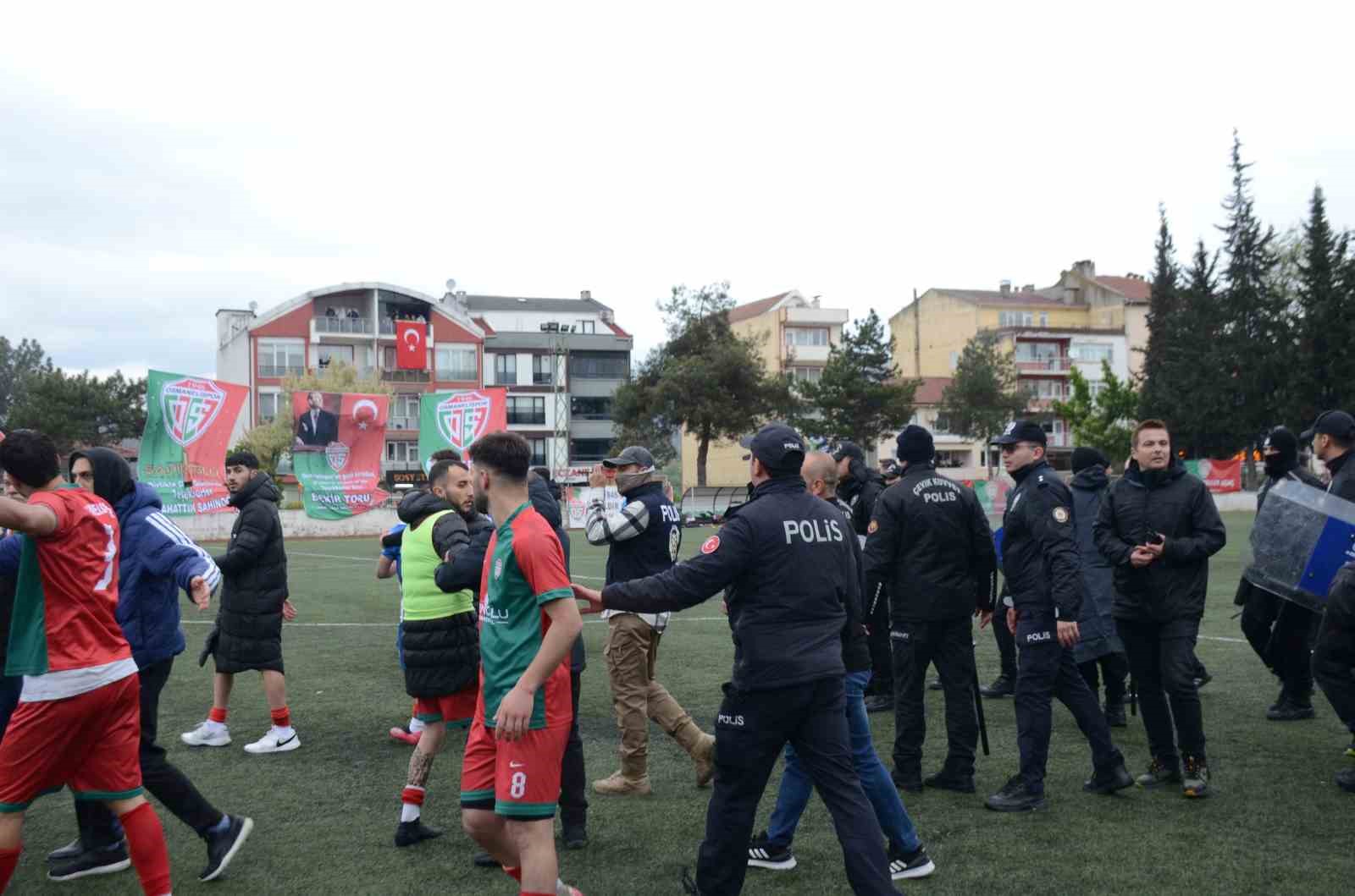 Şampiyonluk ma&ccedil;ının sonunda gerginlik yaşandı

