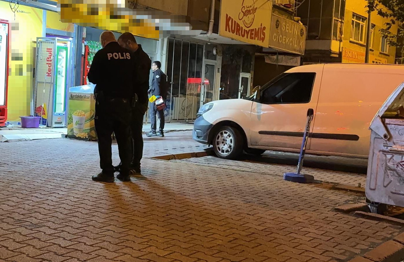 Husumetlisini bı&ccedil;akladı, olay yerine yakın yerde yakalandı
