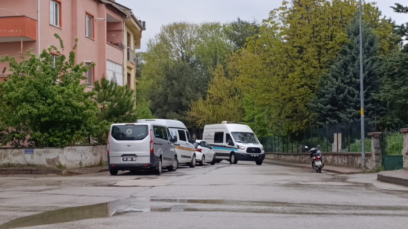 Haber alınamayan öğretmen evinde ölü bulundu
