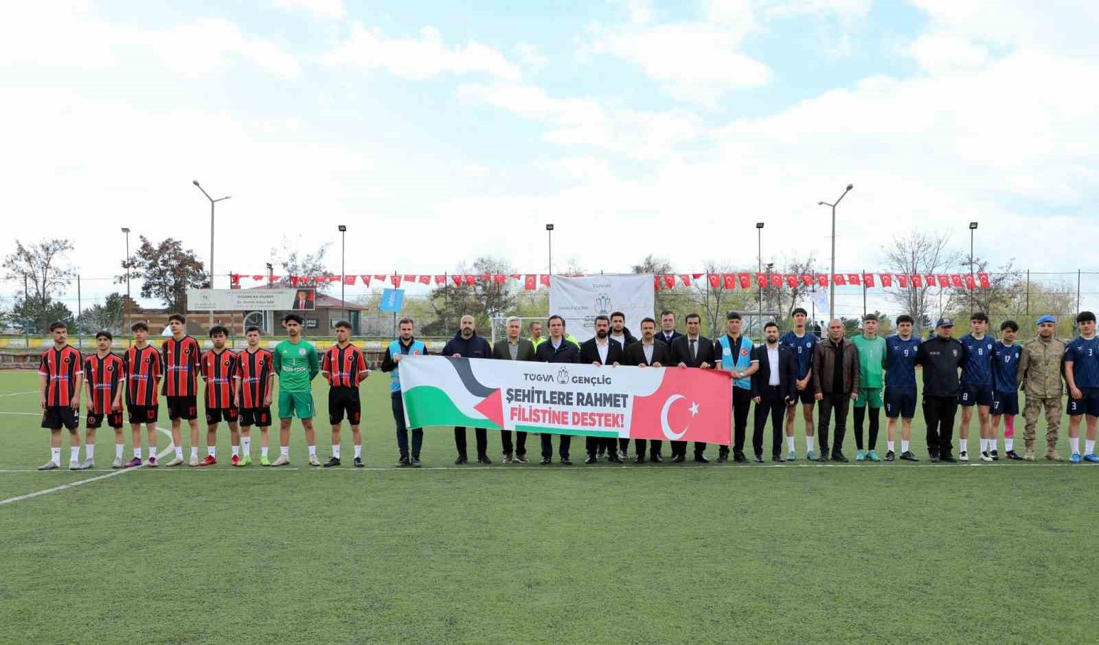 Ahlat&rsquo;ta liseler arası b&ouml;lge ma&ccedil;ları başladı
