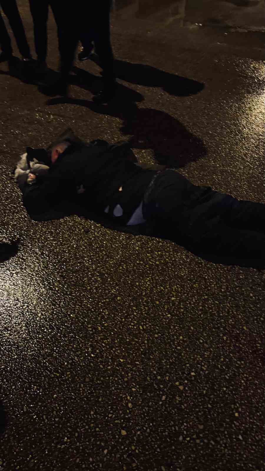 Bursa&rsquo;da alkoll&uuml; s&uuml;r&uuml;c&uuml; &ccedil;arptığı yayayı bırakıp ka&ccedil;tı
