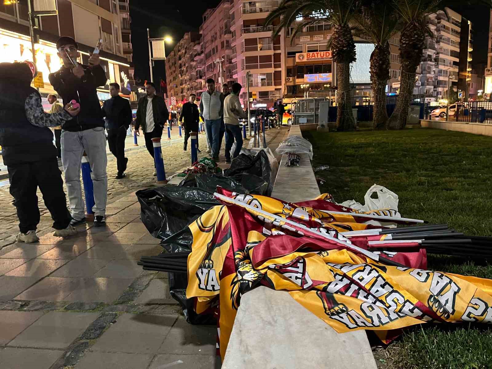 Galatasaray&rsquo;ın mağlubiyeti İzmirli seyyar satıcıları da vurdu
