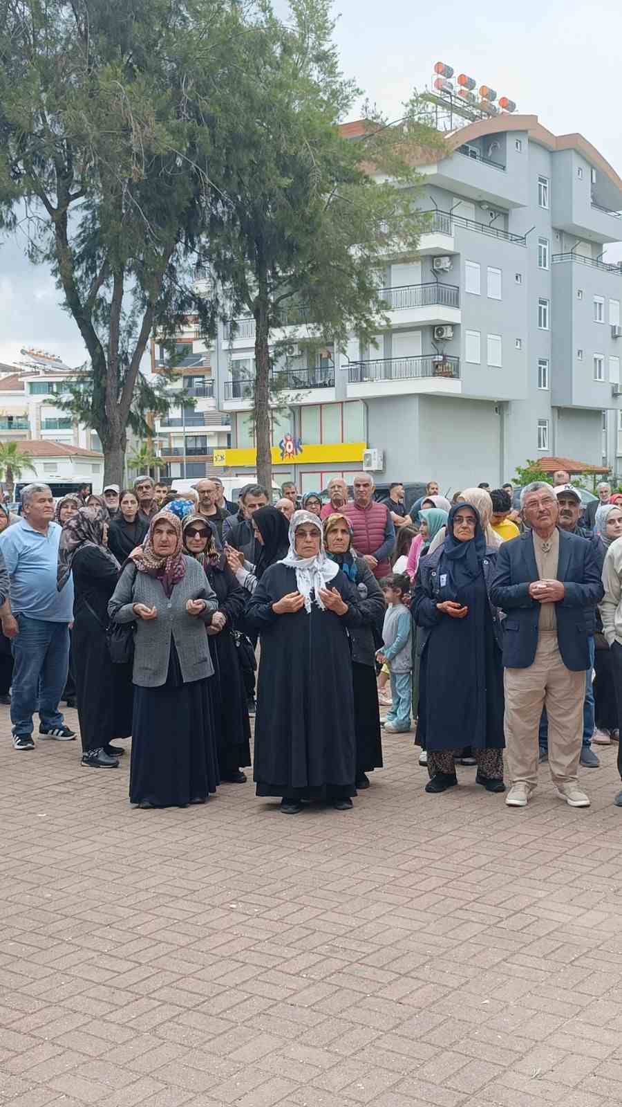 Manavgatlı hacı adayları kutsal topraklara uğurlandı

