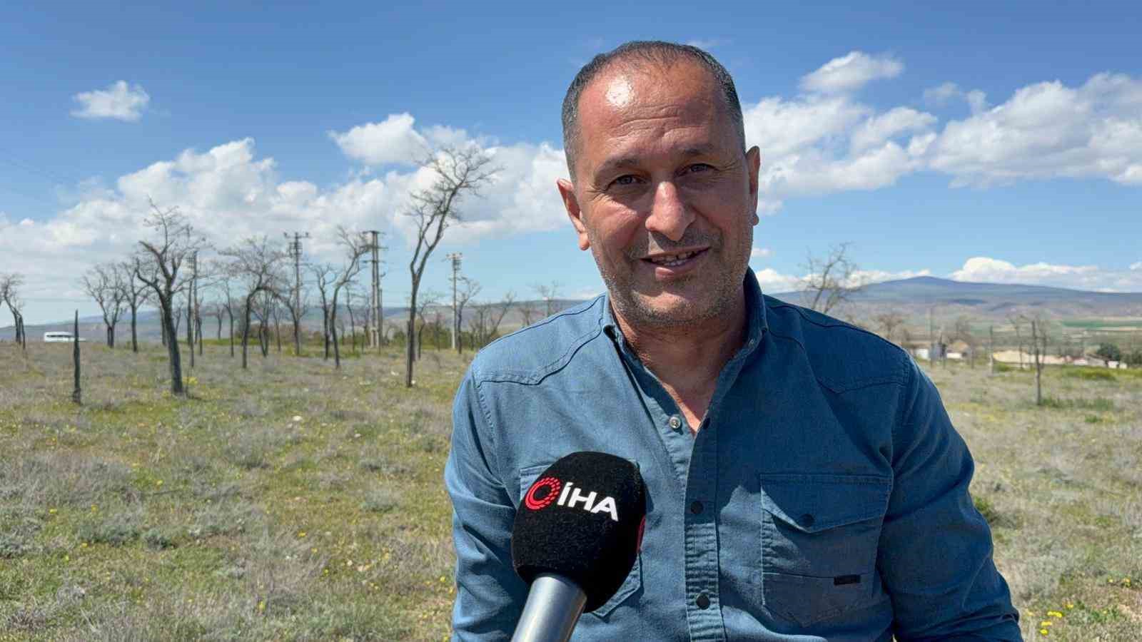 Topraktan g&ouml;z&uuml;n&uuml; ayırmadan &rsquo;dolaman&rsquo; avı: "Altın bulsam bu kadar sevinmem"
