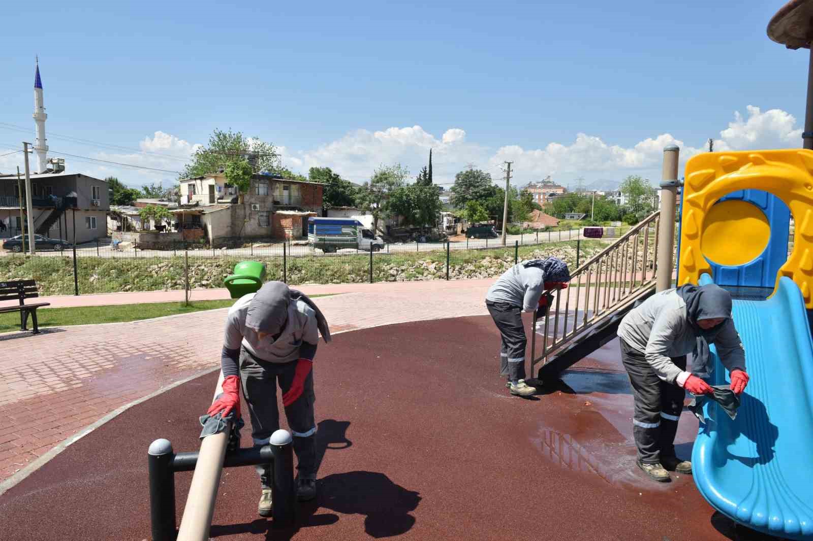 Kepez&rsquo;de park ve oyun alanlarında hijyen seferberliği
