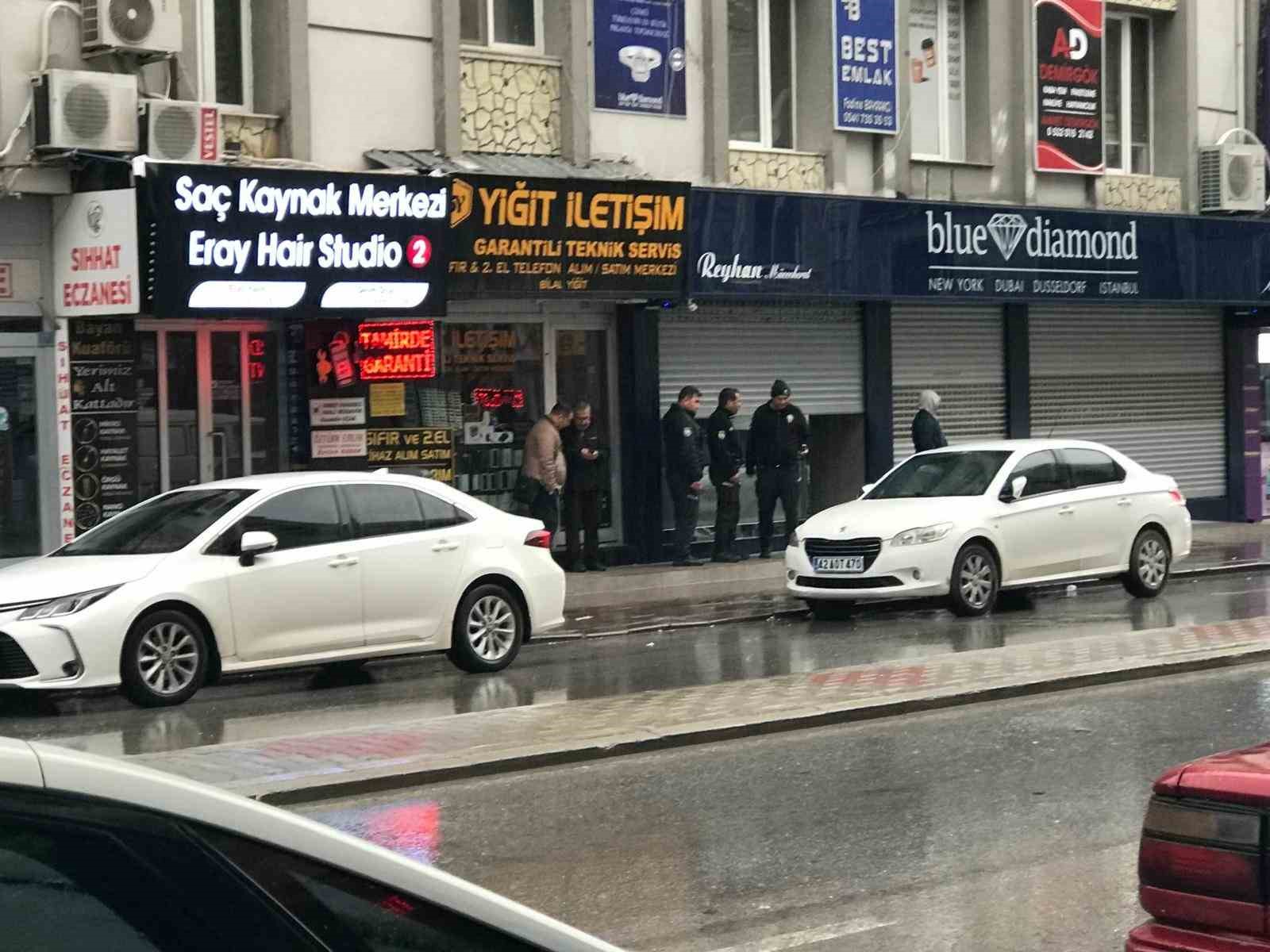Konya&rsquo;da motosikletlerle kuyumcu soygunu
