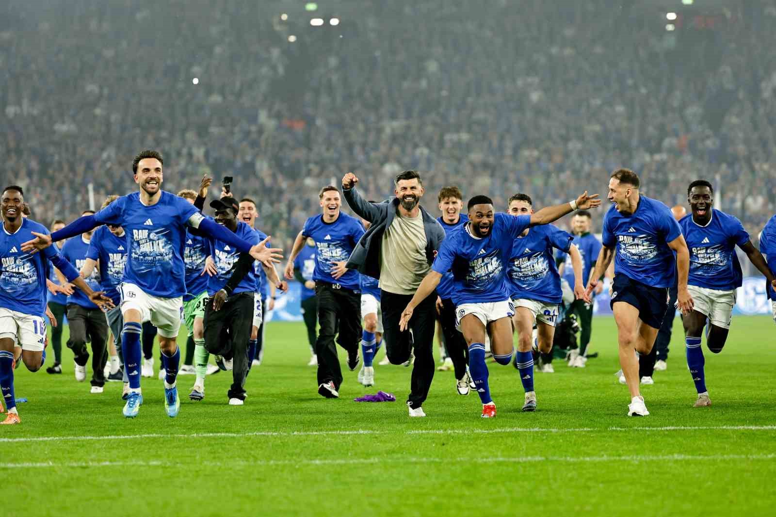 Schalke 04, 3 yıl sonra Bundesliga
