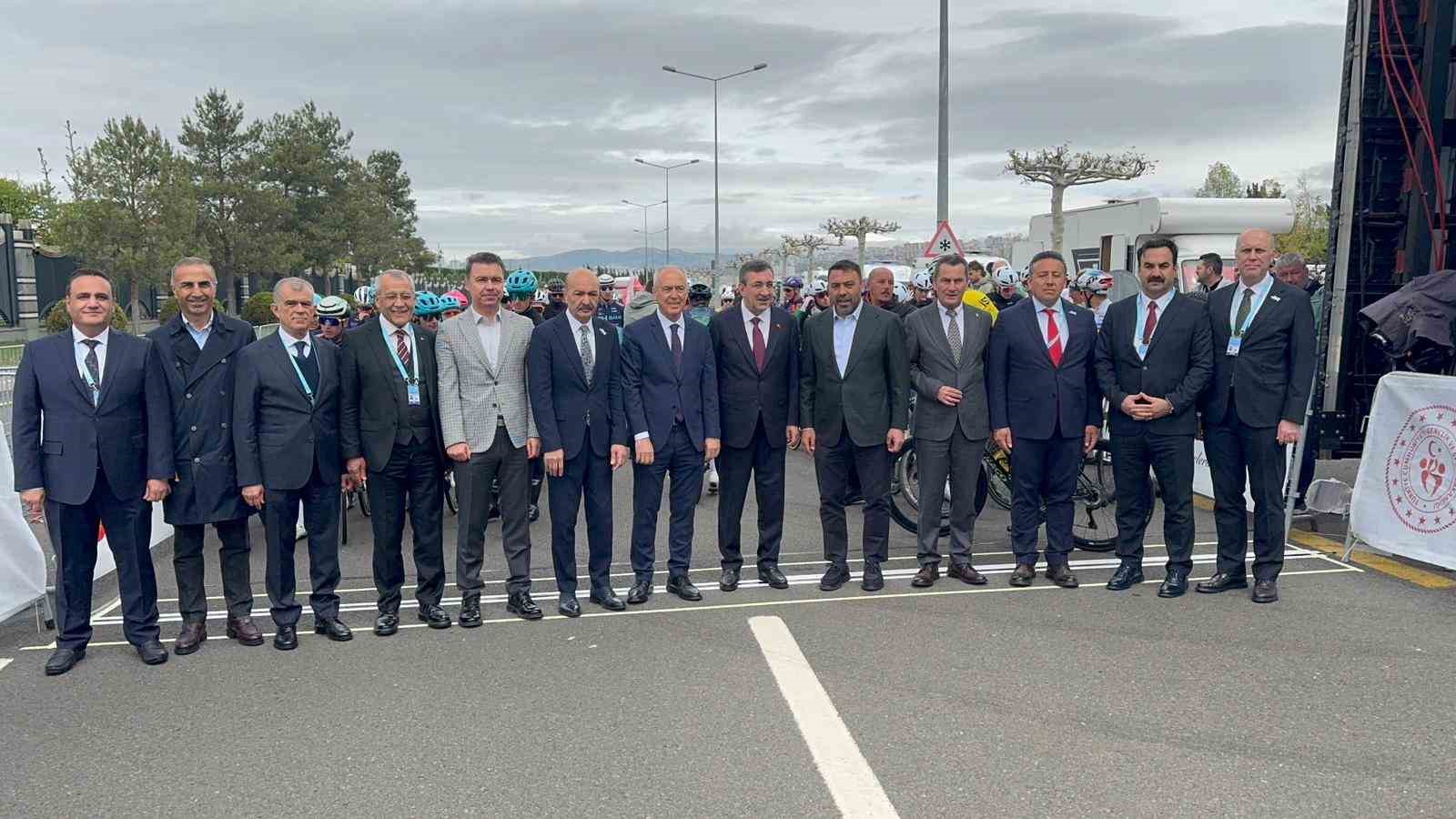61. Cumhurbaşkanlığı T&uuml;rkiye Bisiklet Turu Ankara - Ankara etabında start verildi
