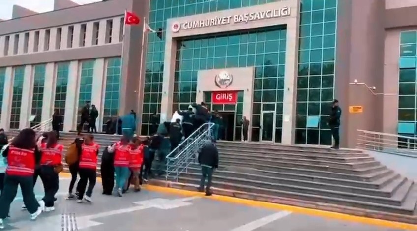 Canlı yayında tuzak: 70 milyon TL&rsquo;lik şantaj ağı &ccedil;&ouml;kertildi
