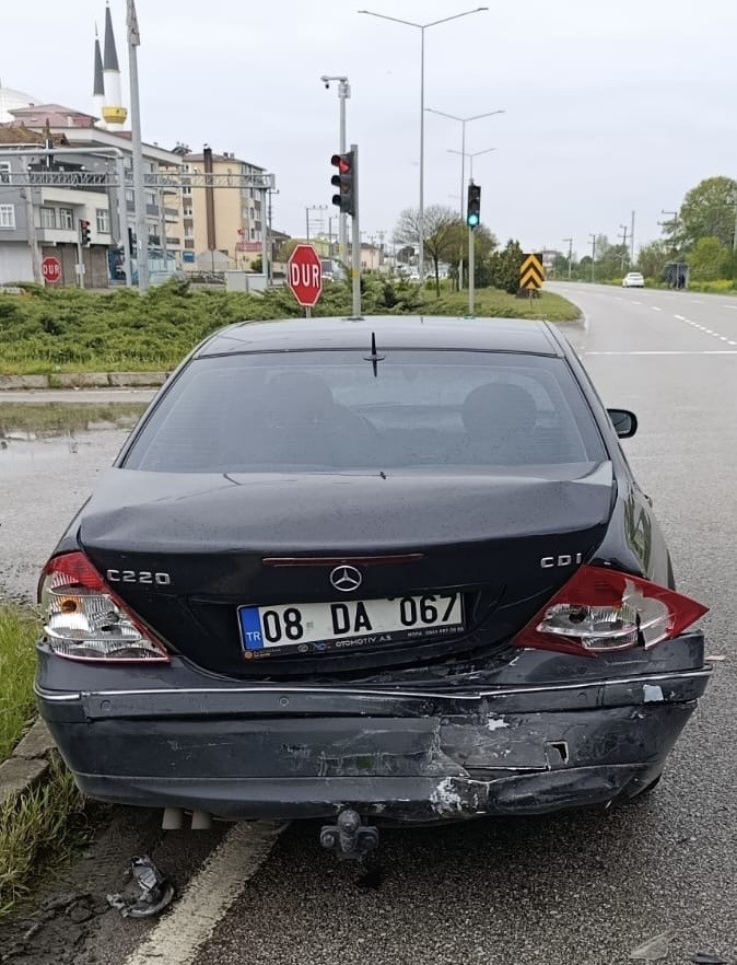 Samsun&rsquo;da trafik kazası: 2 yaralı

