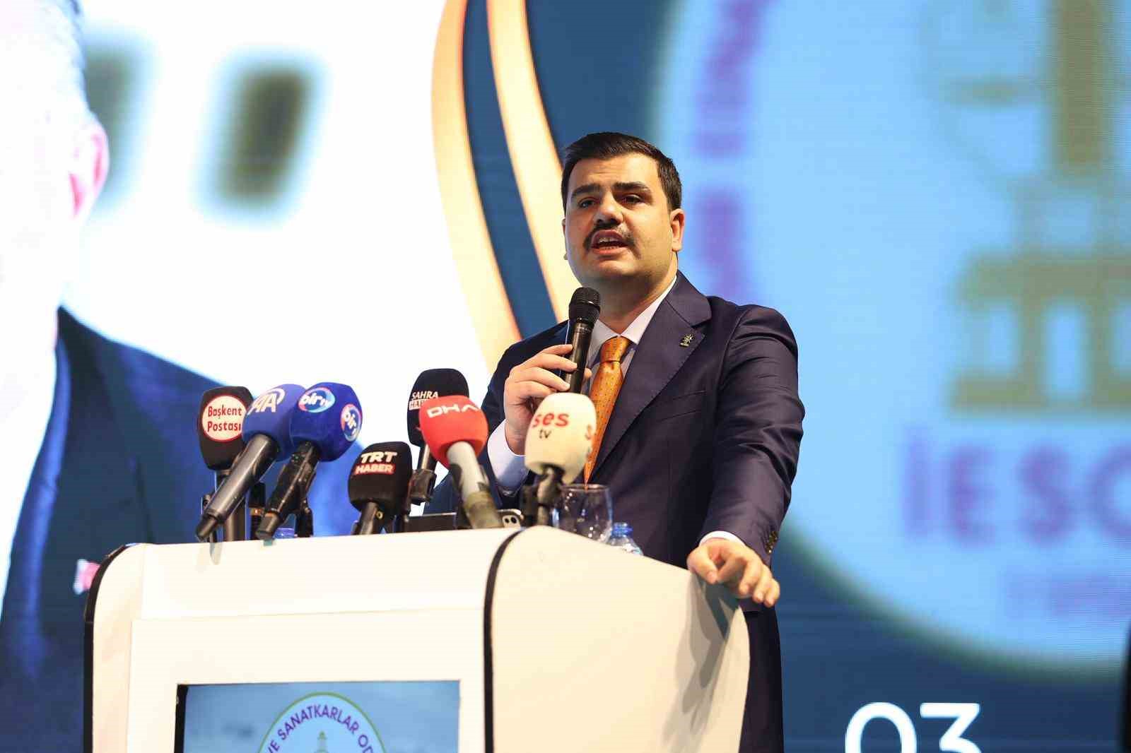 Eyy&uuml;p Kadir İnan&rsquo;dan İzmir &Ccedil;evre Yolu&rsquo;nun &uuml;cretli olacağı iddialarına yalanlama
