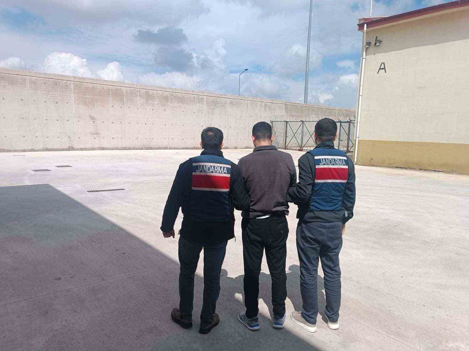11 yıl kesinleşmiş hapis cezasıyla aranan iki şahıs yakalandı
