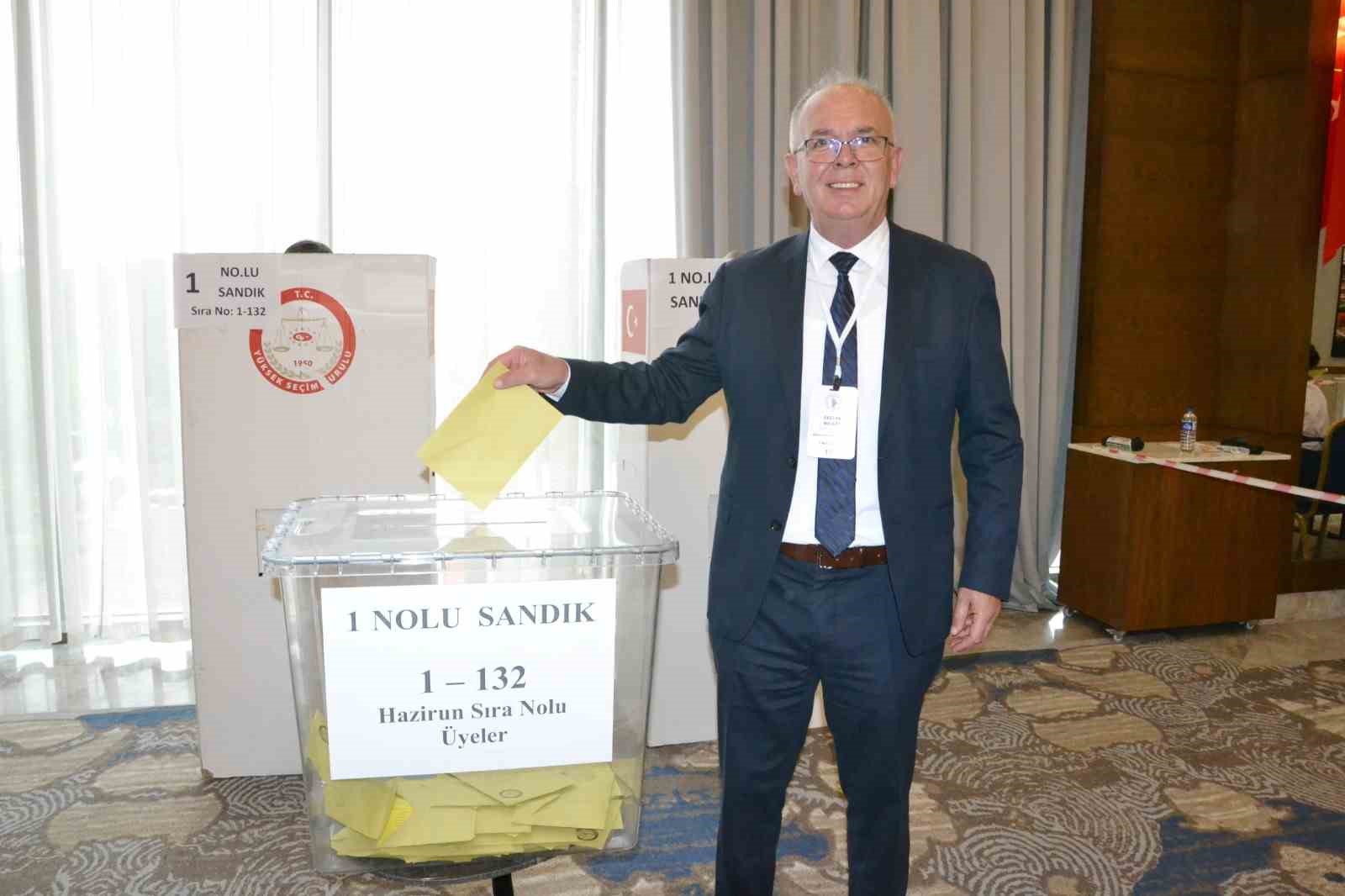 MESOB Genel Kurulu&rsquo;nda 36 yıllık başkan g&uuml;ven tazeledi
