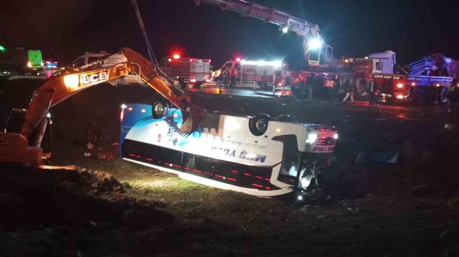 Malatya’da yolcu otobüsü devrildi: 4 ölü, çok sayıda yaralı