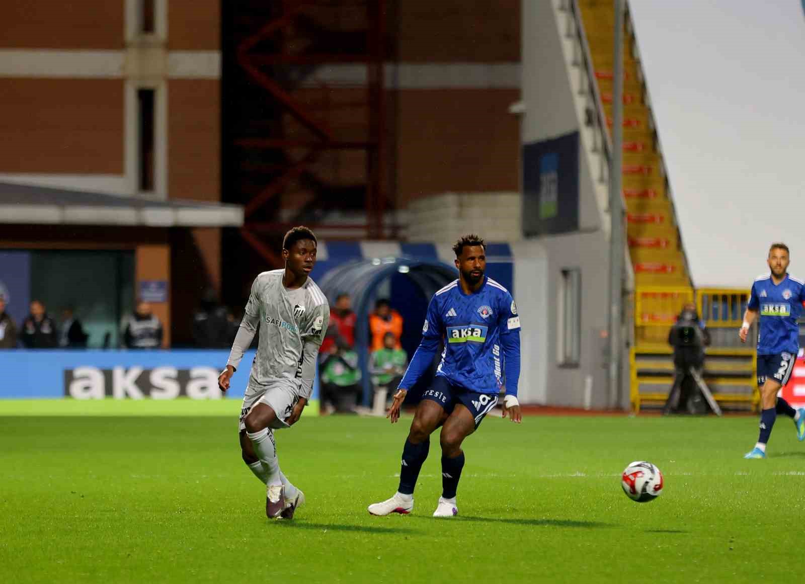Trendyol S&uuml;per Lig: Kasımpaşa: 1 - Kocaelispor: 0 (Ma&ccedil; devam ediyor)

