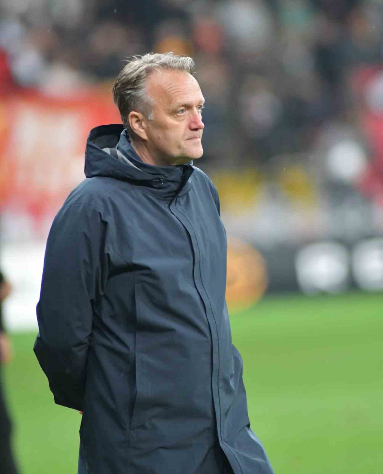 Trendyol S&uuml;per Lig: Kayserispor: 0 - Ey&uuml;pspor: 1 (İlk yarı)
