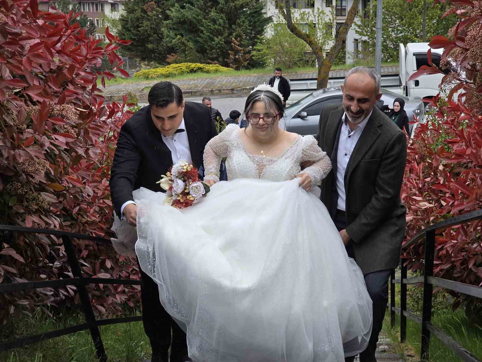 Elif’in gelinlik giyme hayali gerçek oldu