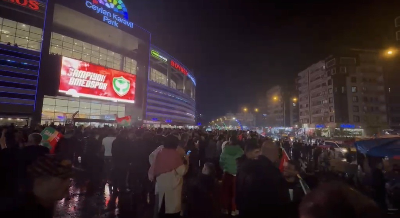 Ceylan Karavil Park AVM’de şampiyonluk coşkusu