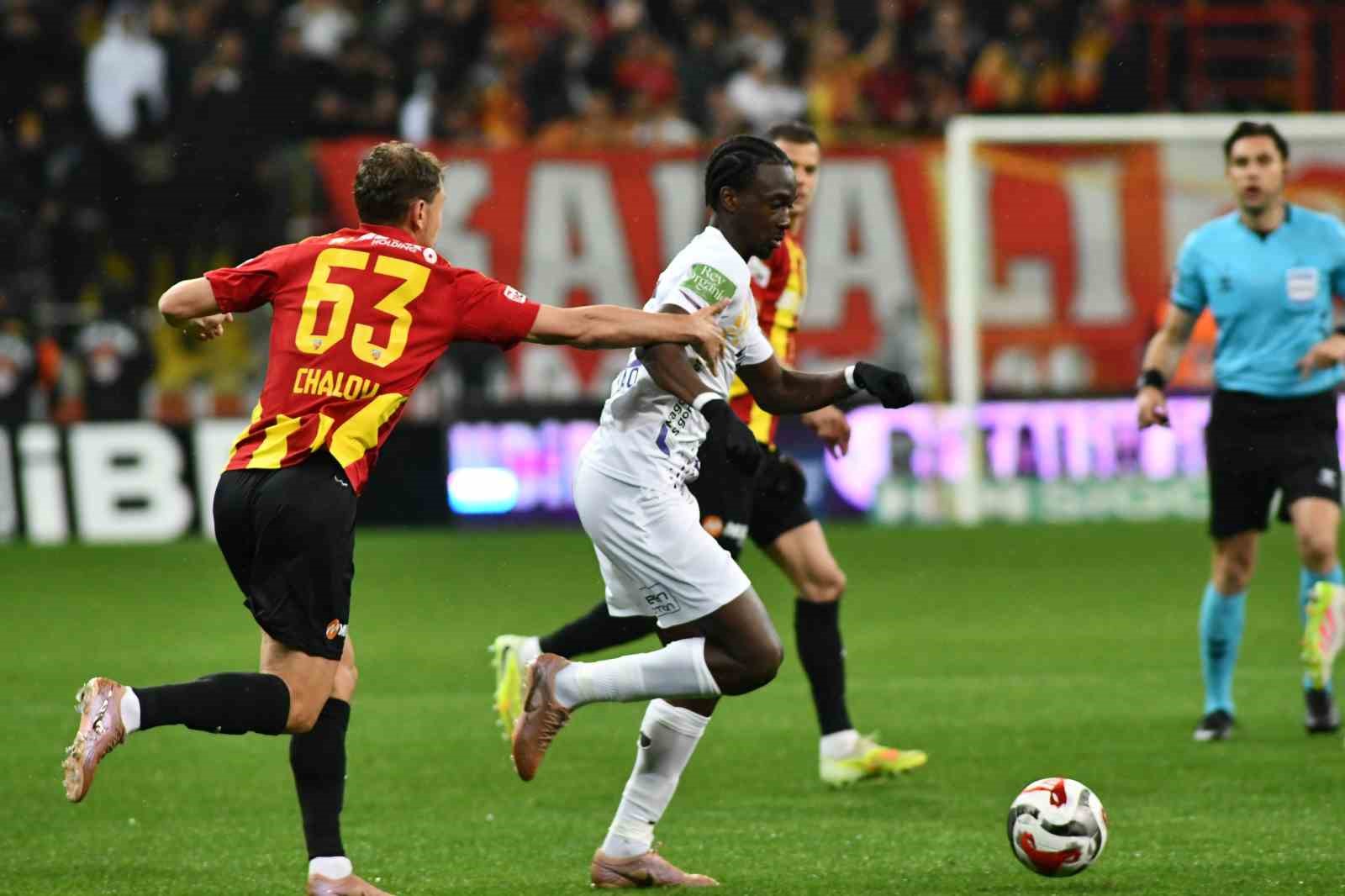 Trendyol Süper Lig: Kayserispor: 0 - Eyüpspor: 1 (Maç devam ediyor)