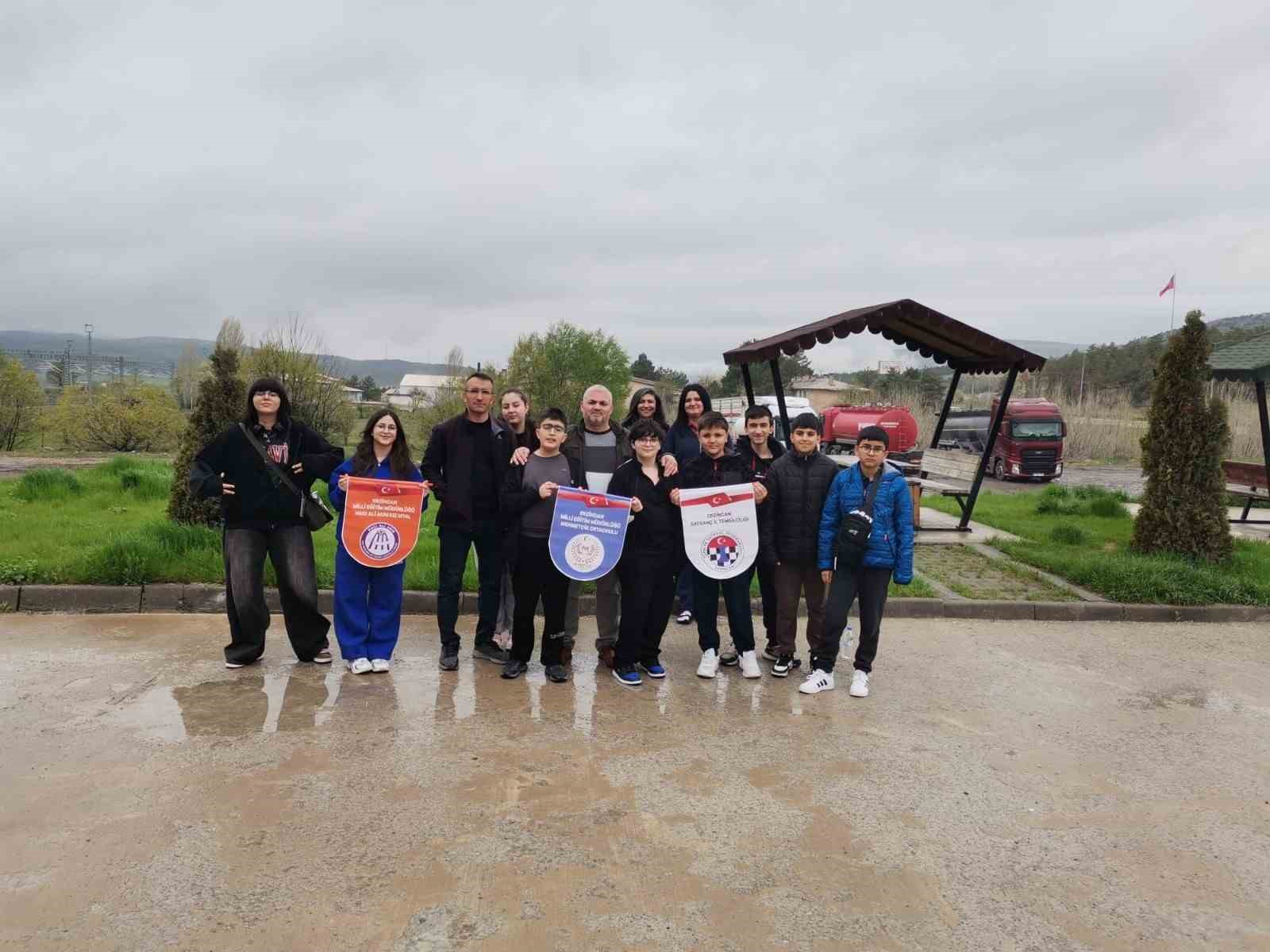 Erzincanlı satranç sporcuları Türkiye finallerine hazırlanıyor