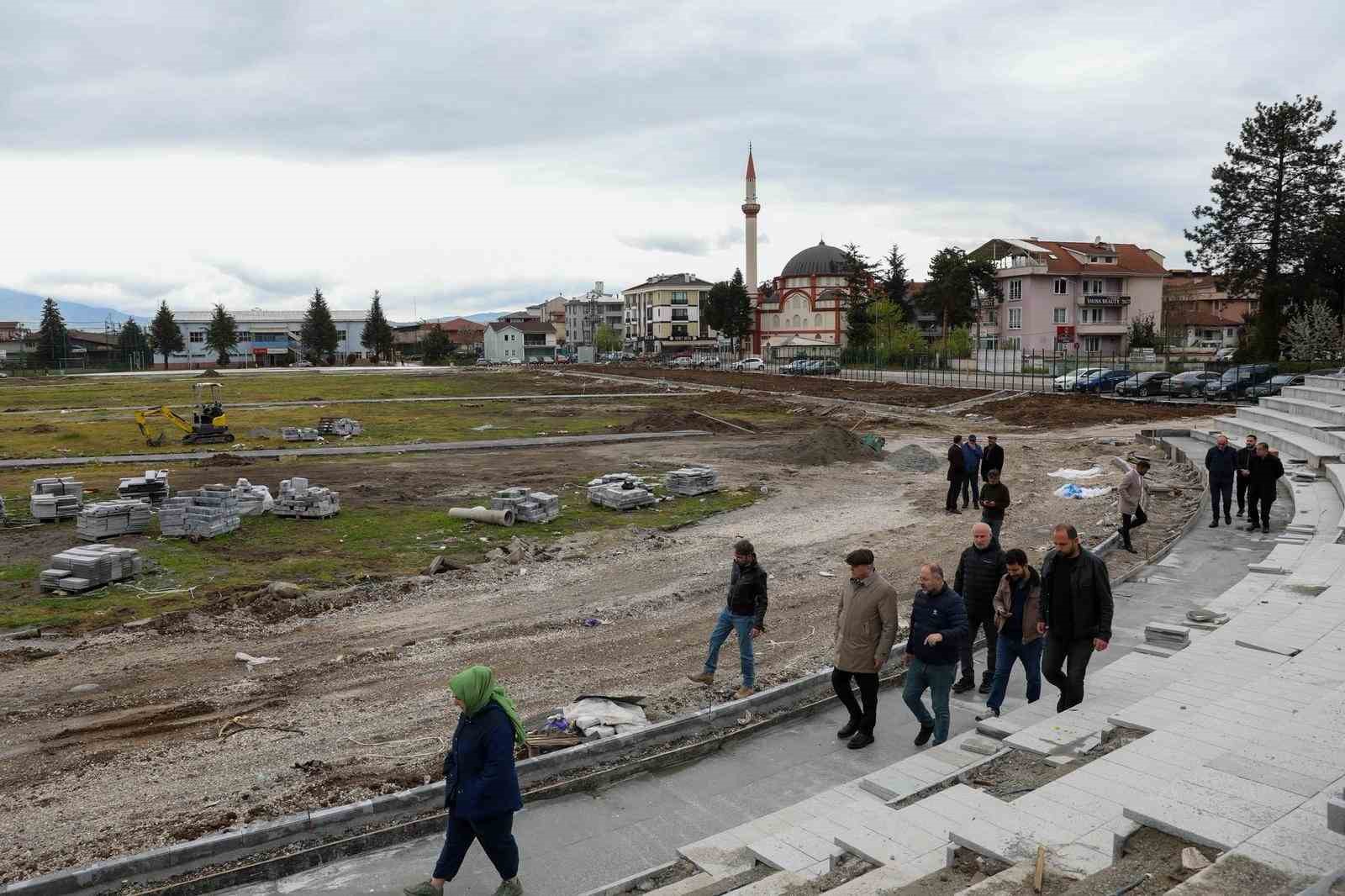 Düzce’de şehrin kalbinde 3 park birbirine bağlanıyor