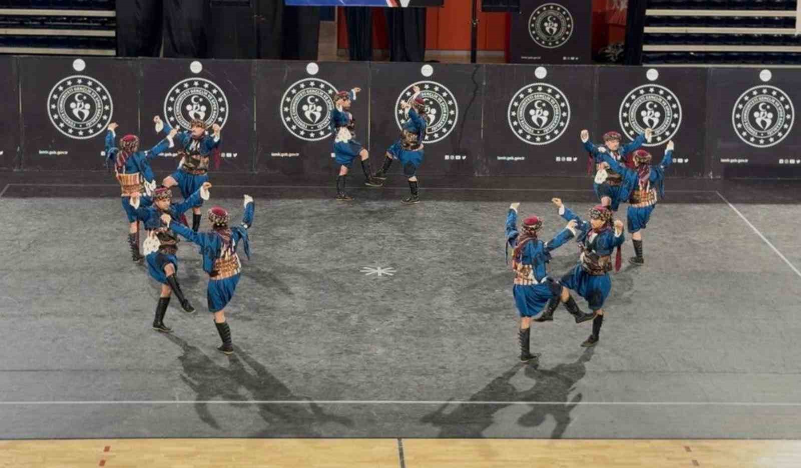 Nefes K&uuml;lt&uuml;r Sanat Spor Kul&uuml;b&uuml;, T&uuml;rkiye Şampiyonası&rsquo;na katılmaya hak kazandı
