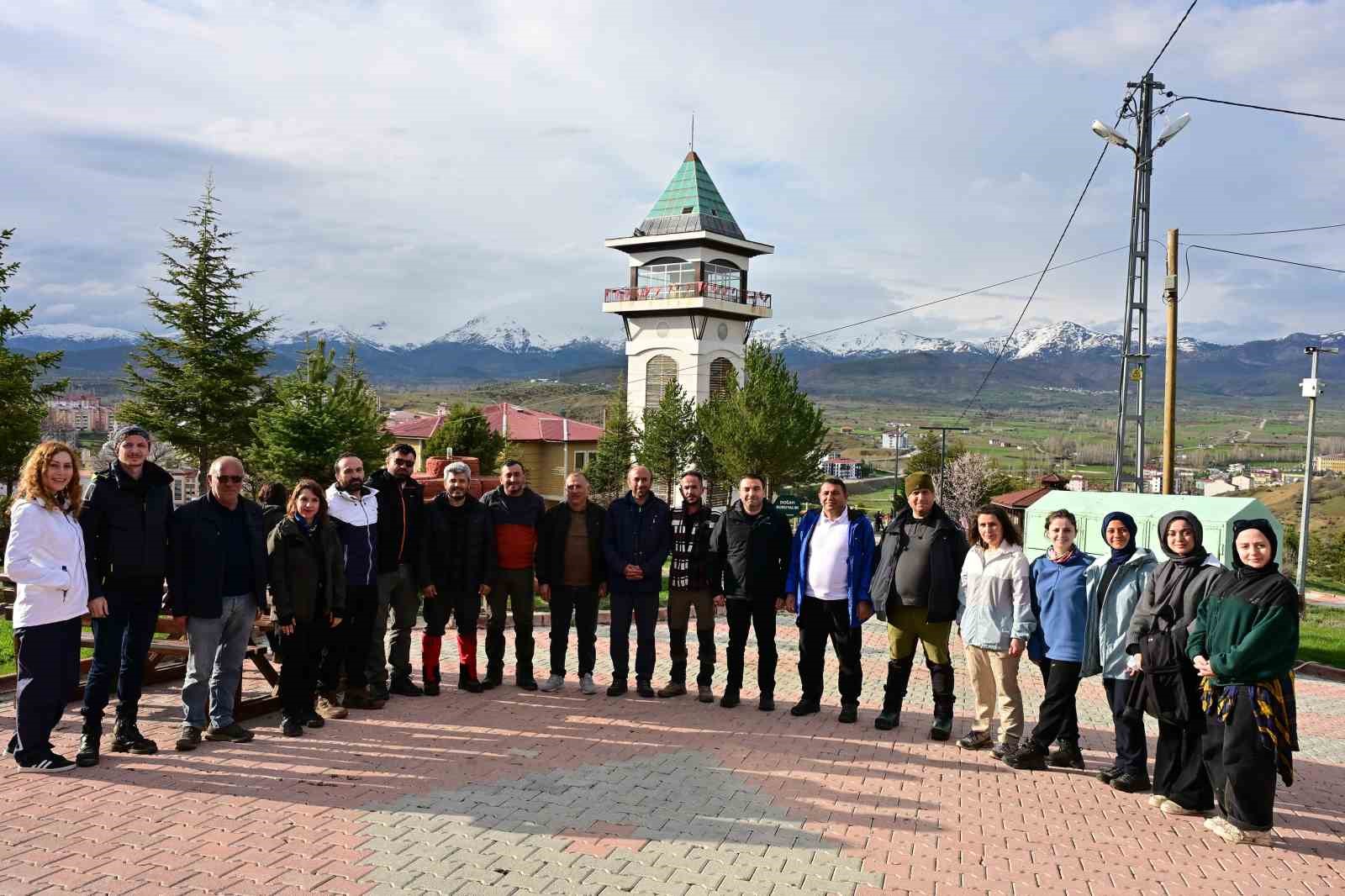 G&uuml;m&uuml;şhaneli doğaseverler baharı Şiran&rsquo;da karşıladı
