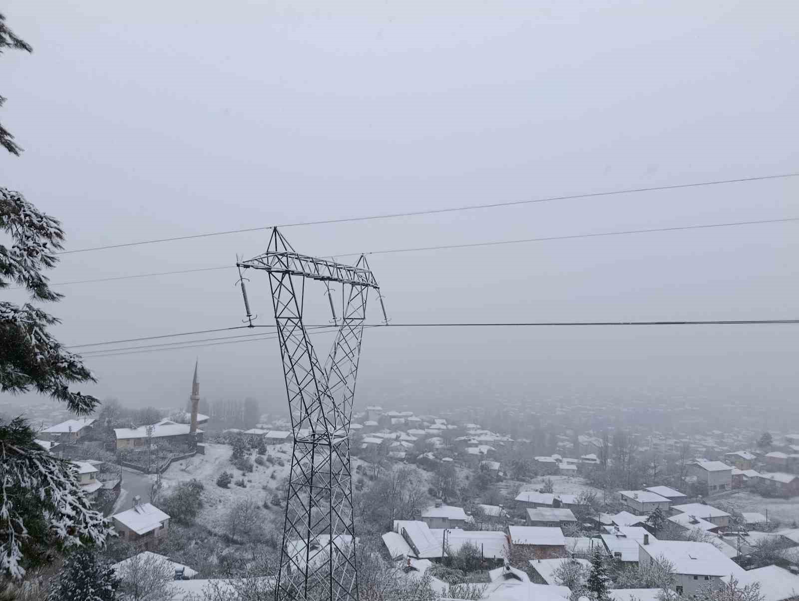 Adana&rsquo;da mayısta kar s&uuml;rprizi
