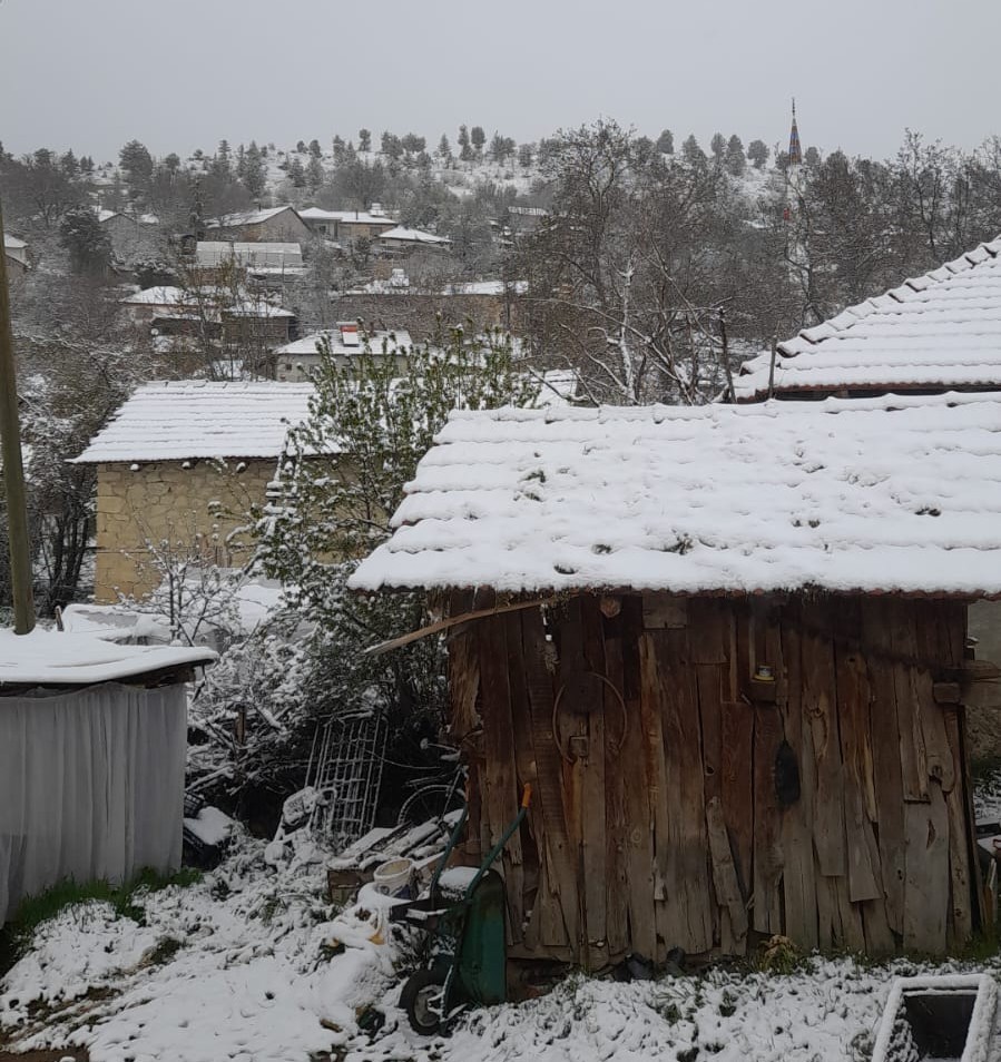Denizli&rsquo;nin y&uuml;ksek kesimlerinde kar yağışı etkili oldu
