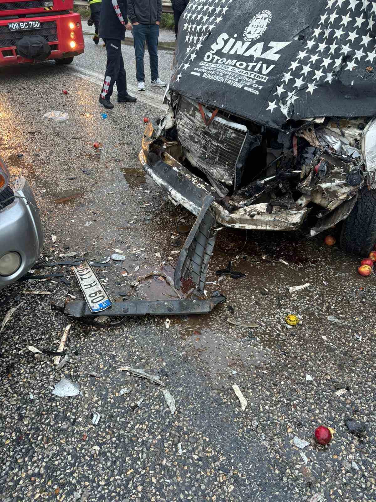 Karacasu&rsquo;da trafik kazası: 6 yaralı
