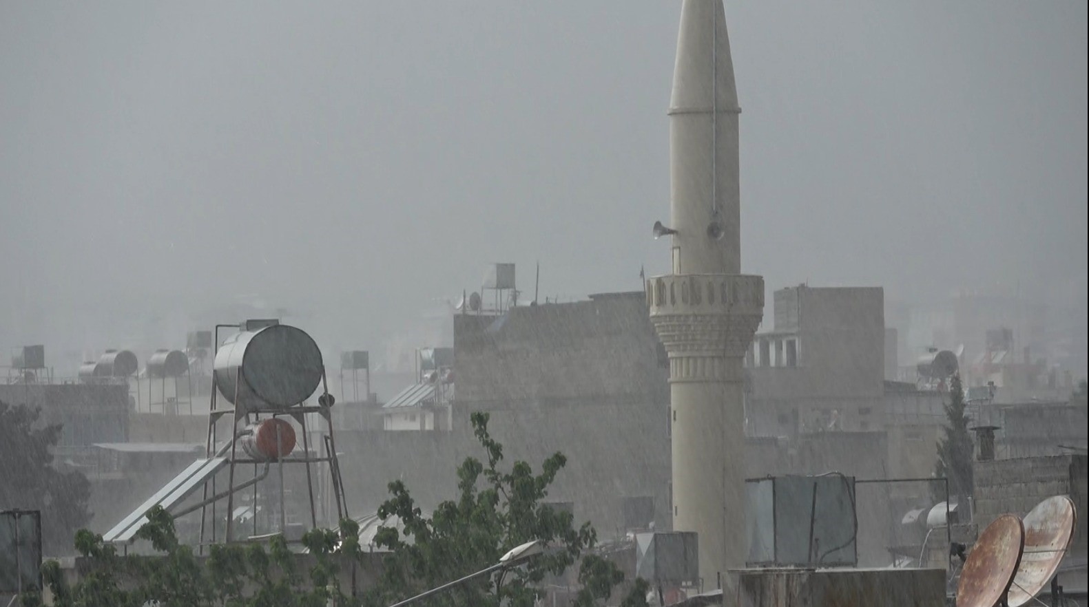 Kilis&rsquo;te kuvvetli yağış ve sis etkili oldu
