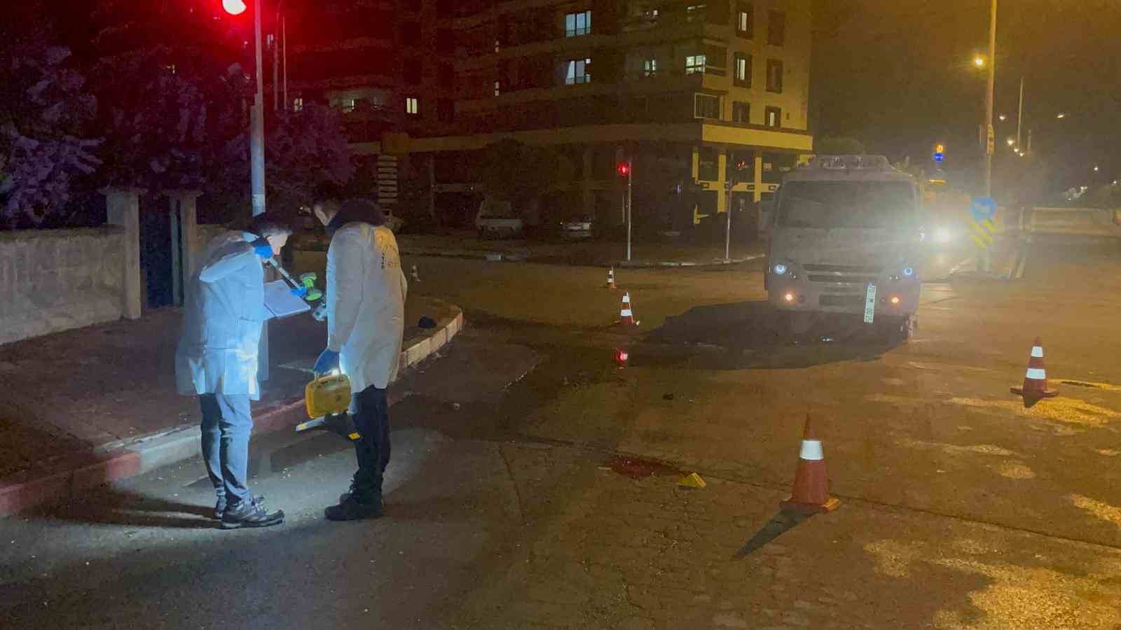 Elektrikli bisiklet s&uuml;r&uuml;c&uuml;s&uuml;n&uuml;n &ouml;l&uuml;m&uuml;yle sonu&ccedil;lana kaza kamerada
