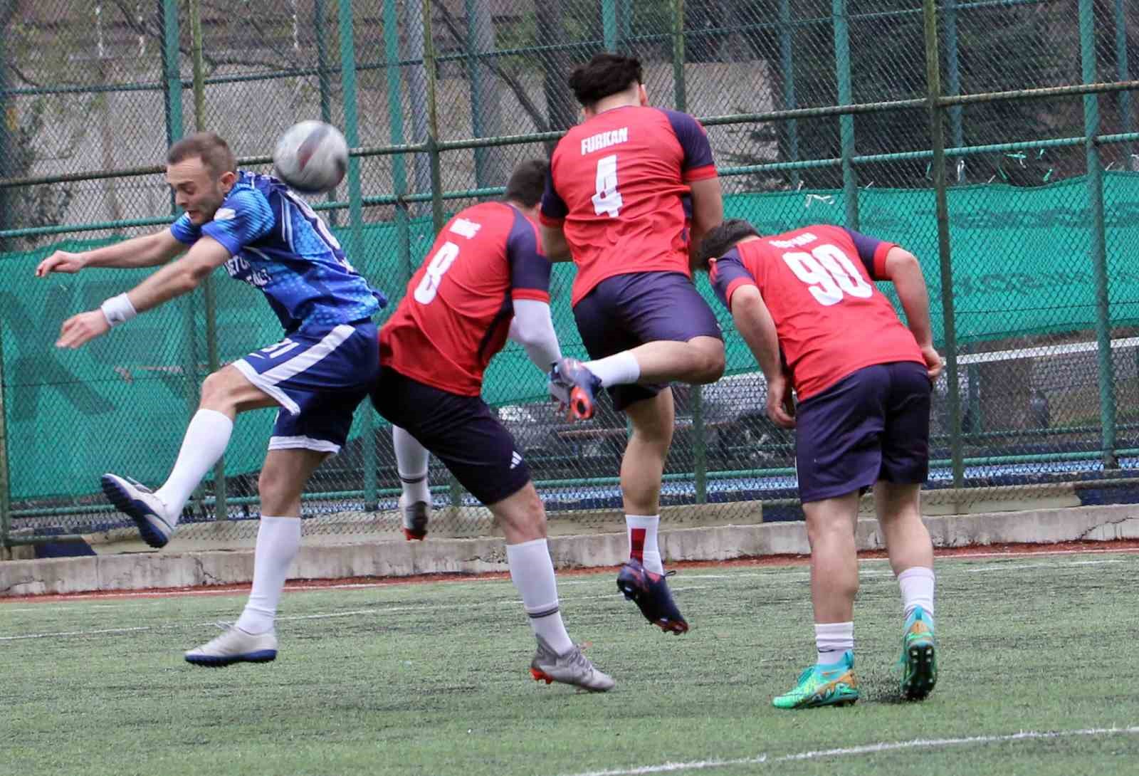 Zonguldak Adliyesinde futbol turnuvası finalistleri belli oldu
