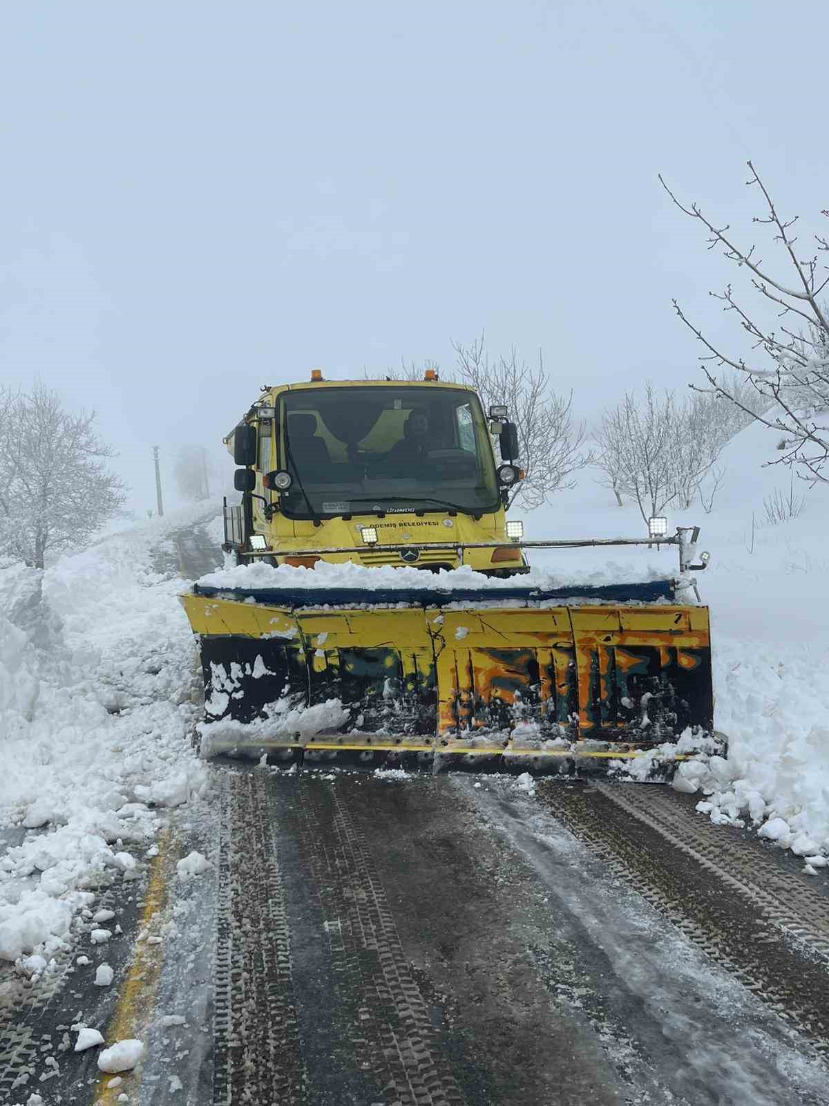 İzmir’de mayısta kar manzarası