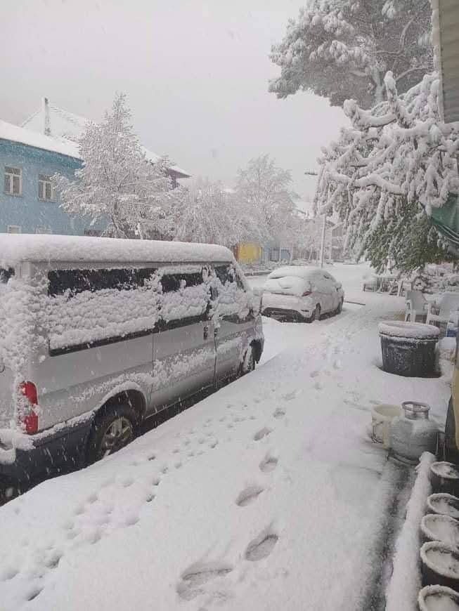 İzmir&rsquo;de mayısta kar manzarası
