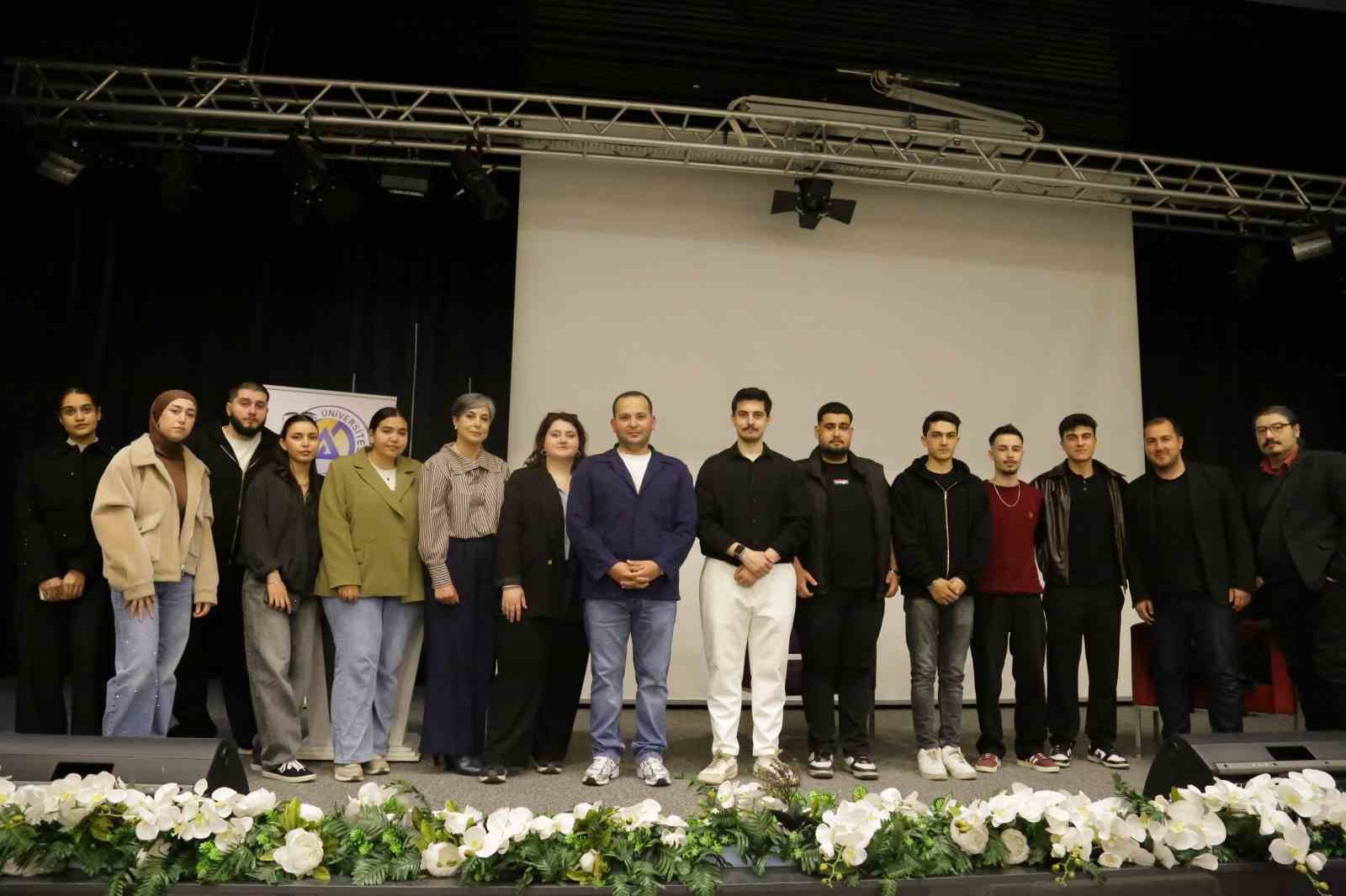 &lsquo;Havadaki Laz&rsquo; &uuml;niversite &ouml;ğrencileri ile bir araya geldi
