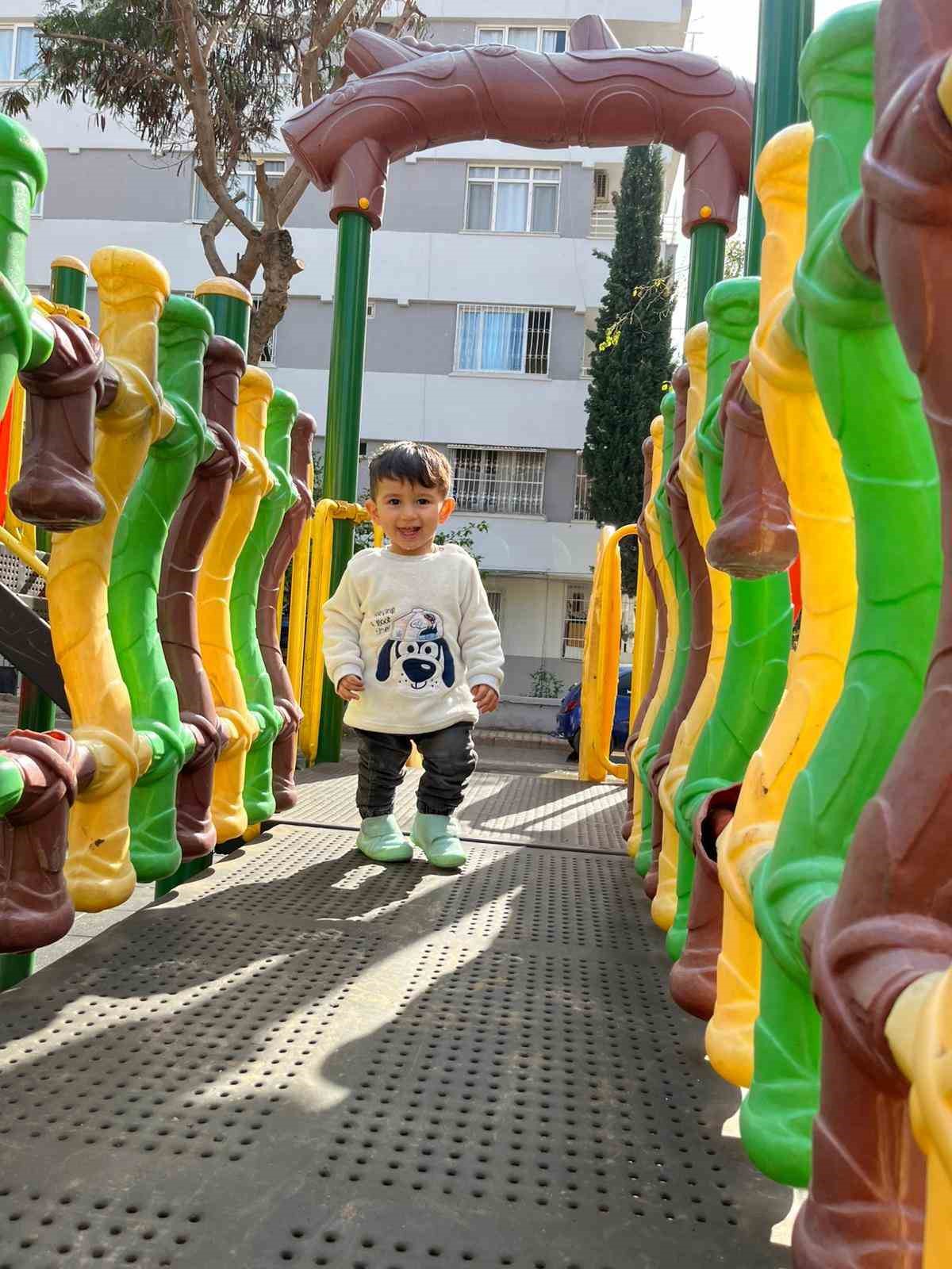 Tomografiye giren 1,5 yaşındaki &ccedil;ocuğun başına gelmeyen kalmadı

