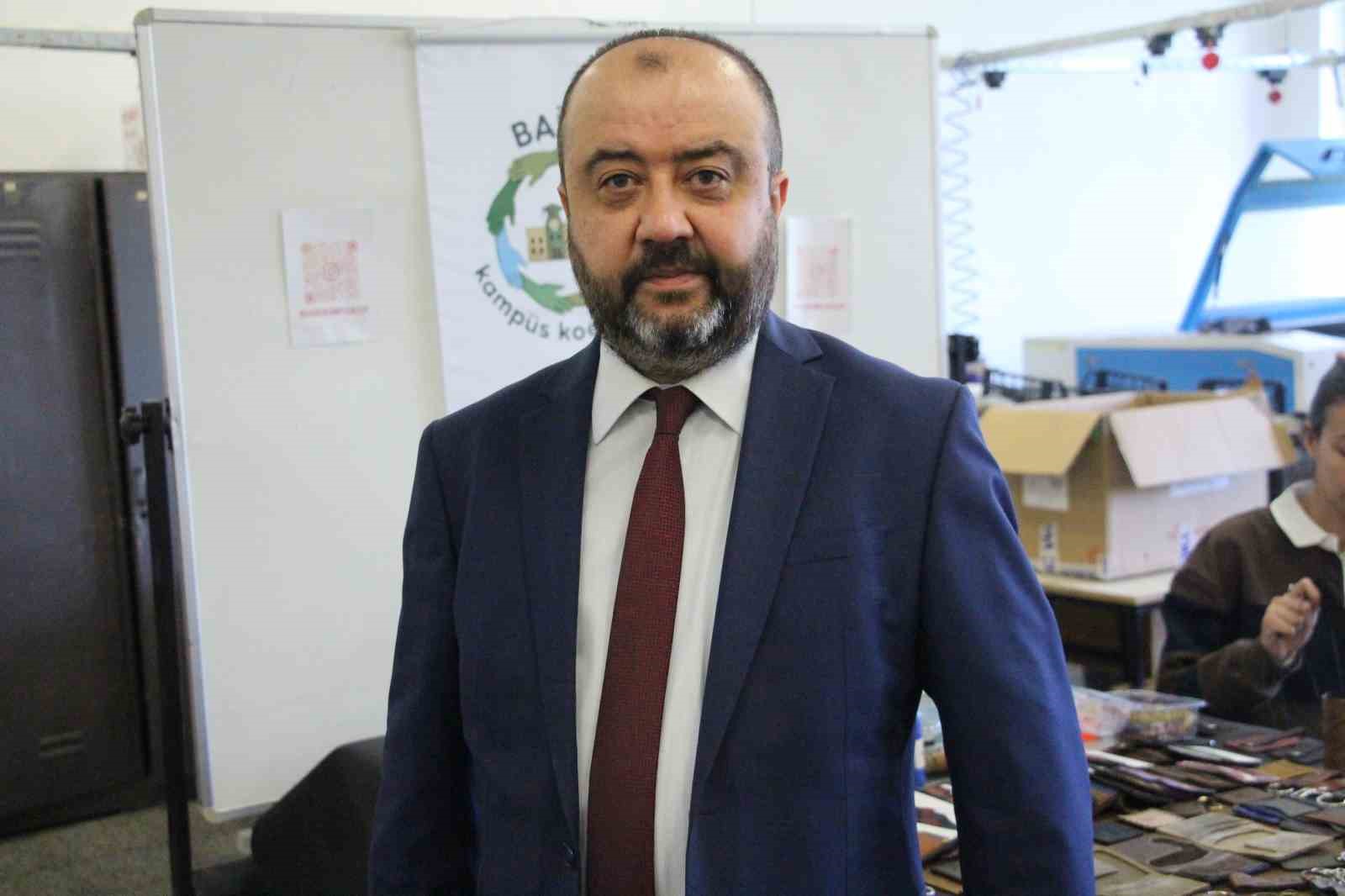 Fabrikaların istemediği derilerden har&ccedil;lık &ccedil;ıkarıyorlar
