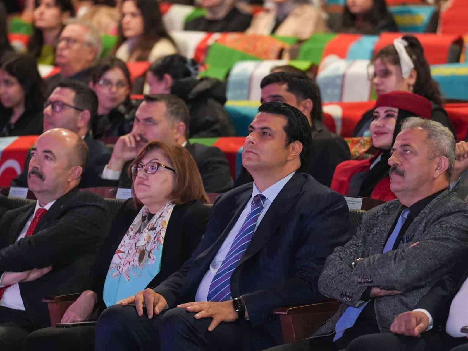 T&uuml;rk d&uuml;nyası Şehitkamil&rsquo;de buluştu
