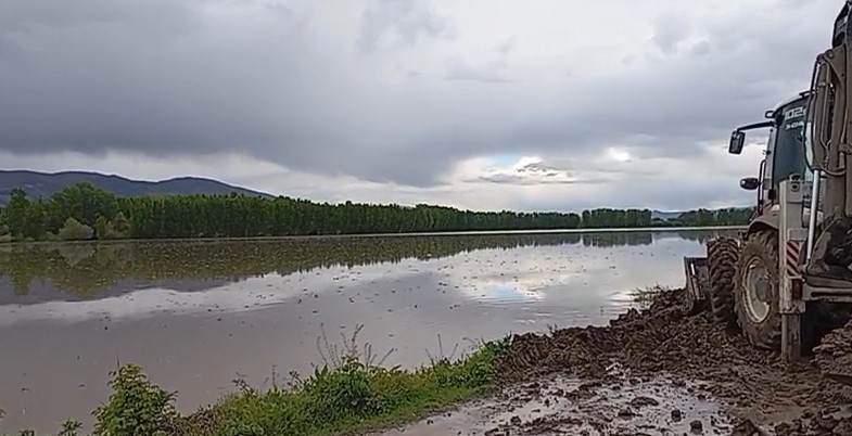 Tokat&rsquo;ta dereler taştı, tarlalar sular altında kaldı
