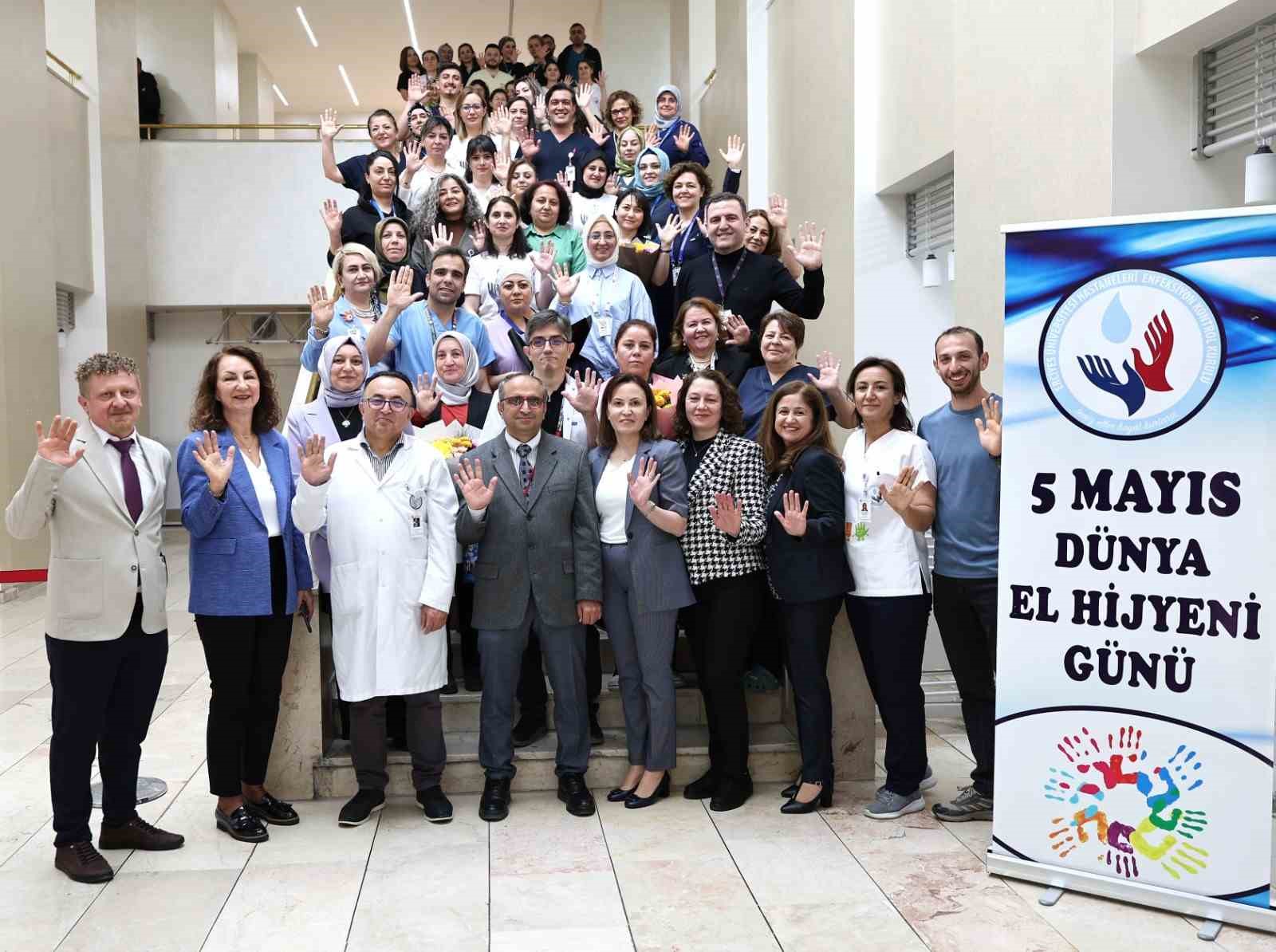 ER&Uuml; Hastaneleri&rsquo;nde "5 Mayıs D&uuml;nya El Hijyeni G&uuml;n&uuml;" etkinliği d&uuml;zenlendi
