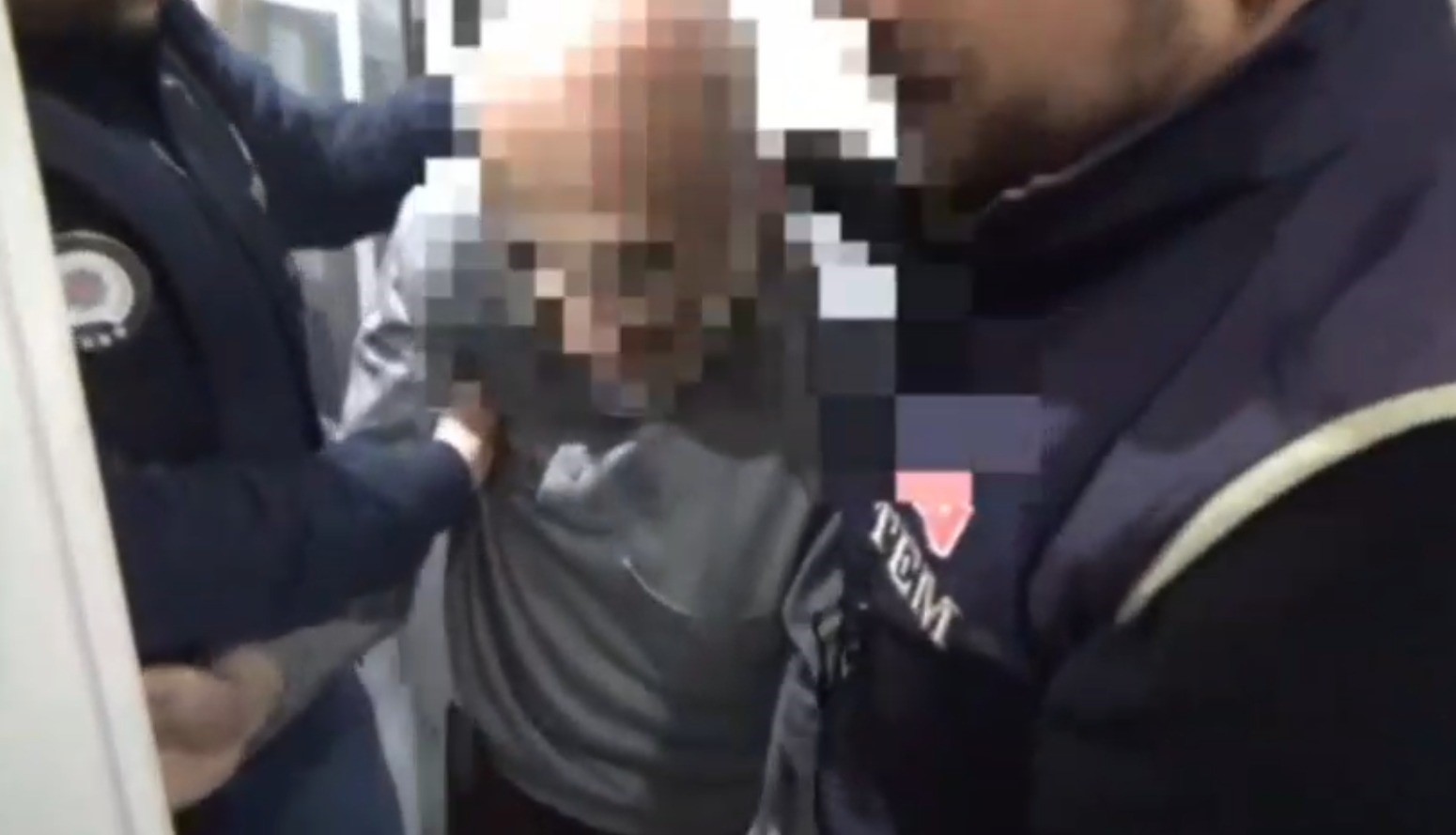 Kilis’te FETÖ firarisi gizli bölmede yakalandı