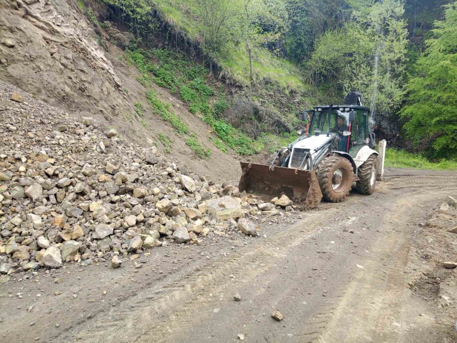Ordu&rsquo;da yağışların ardından 120 noktada heyelan

